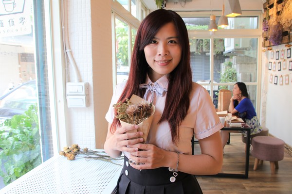 伍伍零-咖啡與餐:【台北美食】士林美食-芝山站早午餐~伍伍零550cafe咖啡,美拍的乾燥花牆,台北約會新地標,IG熱門打卡