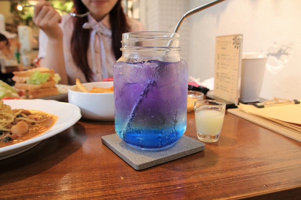 伍伍零-咖啡與餐:【台北美食】士林美食-芝山站早午餐~伍伍零550cafe咖啡,美拍的乾燥花牆,台北約會新地標,IG熱門打卡