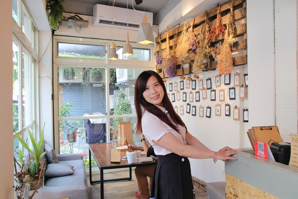 伍伍零-咖啡與餐:【台北美食】士林美食-芝山站早午餐~伍伍零550cafe咖啡,美拍的乾燥花牆,台北約會新地標,IG熱門打卡