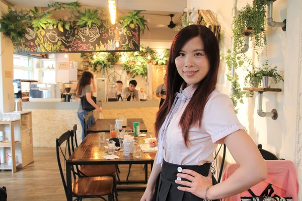 伍伍零-咖啡與餐:【台北美食】士林美食-芝山站早午餐~伍伍零550cafe咖啡,美拍的乾燥花牆,台北約會新地標,IG熱門打卡