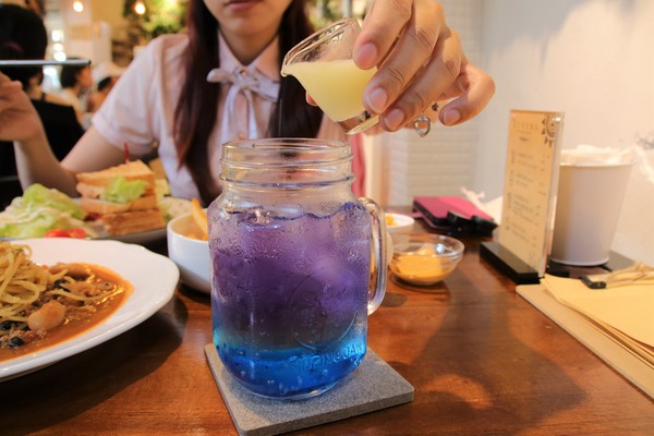 伍伍零-咖啡與餐:【台北美食】士林美食-芝山站早午餐~伍伍零550cafe咖啡,美拍的乾燥花牆,台北約會新地標,IG熱門打卡