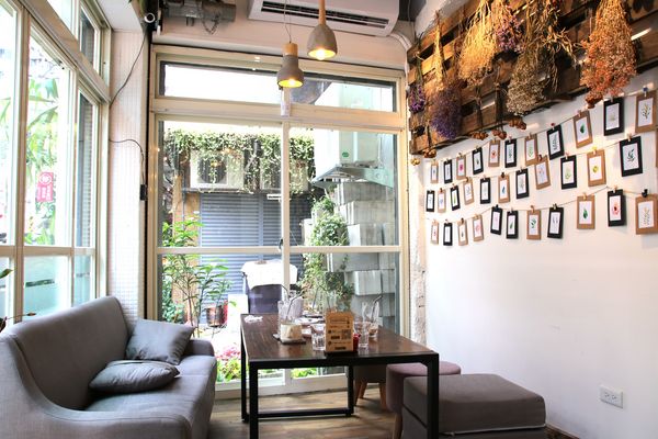 伍伍零-咖啡與餐:【台北美食】士林美食-芝山站早午餐~伍伍零550cafe咖啡,美拍的乾燥花牆,台北約會新地標,IG熱門打卡