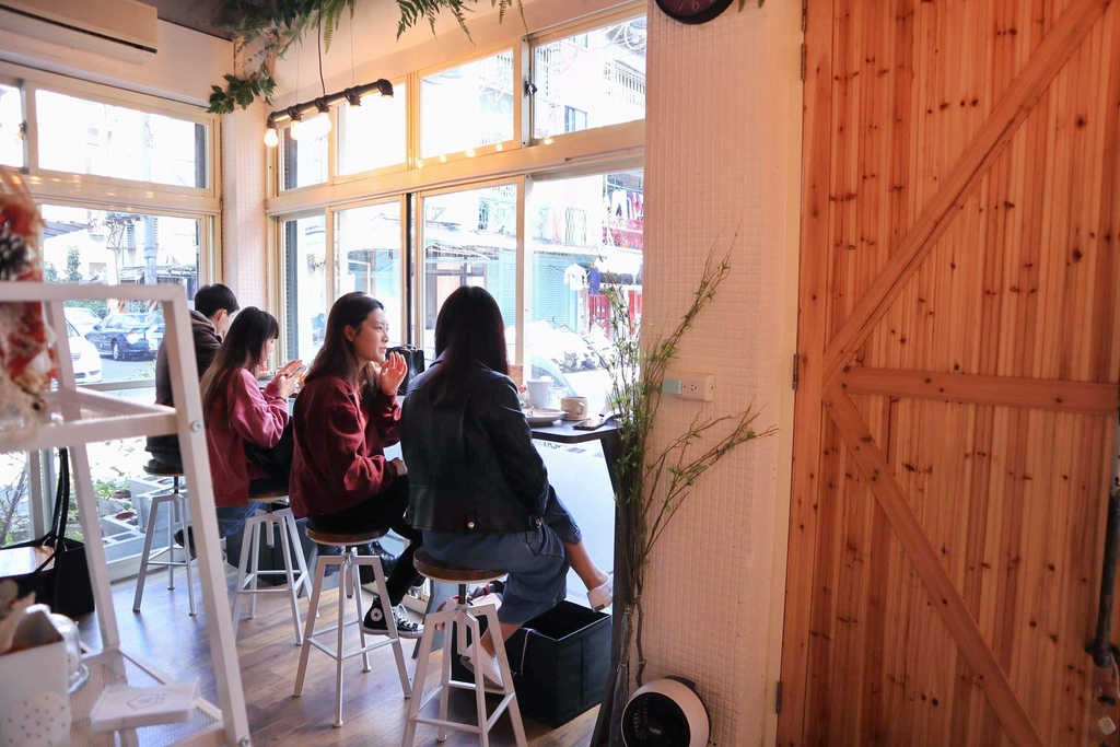 伍伍零550 - 咖啡與餐