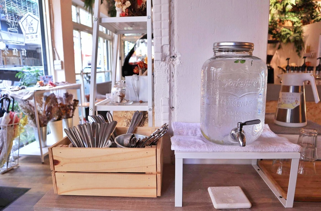 伍伍零550 - 咖啡與餐