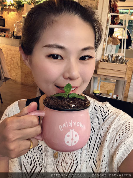 圓圓家愛吃貨-<台北芝山美食>夢幻的乾燥花玻璃屋,少女們怎能不造訪,伍伍零-咖啡與餐,悠閒的下午時光