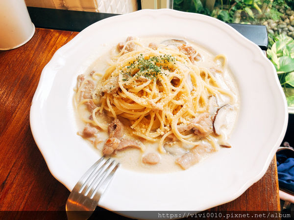 圓圓家愛吃貨-<台北芝山美食>夢幻的乾燥花玻璃屋,少女們怎能不造訪,伍伍零-咖啡與餐,悠閒的下午時光