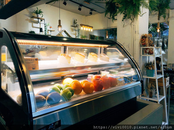 圓圓家愛吃貨-<台北芝山美食>夢幻的乾燥花玻璃屋,少女們怎能不造訪,伍伍零-咖啡與餐,悠閒的下午時光