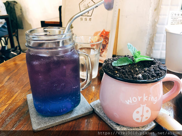 圓圓家愛吃貨-<台北芝山美食>夢幻的乾燥花玻璃屋,少女們怎能不造訪,伍伍零-咖啡與餐,悠閒的下午時光