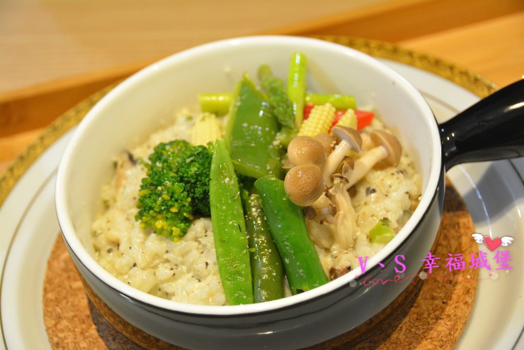 【新北美食】新莊早午餐 果亞烘焙GoA Bakery ~ 讓你在麵包香的氛圍裡，吃著美味又豐盛的早午餐，不怕人吃的大份量餐點一定讓你傻眼