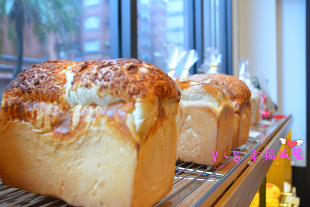 【新北美食】新莊早午餐 果亞烘焙GoA Bakery ~ 讓你在麵包香的氛圍裡，吃著美味又豐盛的早午餐，不怕人吃的大份量餐點一定讓你傻眼