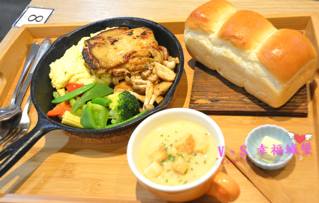 【新北美食】新莊早午餐 果亞烘焙GoA Bakery ~ 讓你在麵包香的氛圍裡，吃著美味又豐盛的早午餐，不怕人吃的大份量餐點一定讓你傻眼