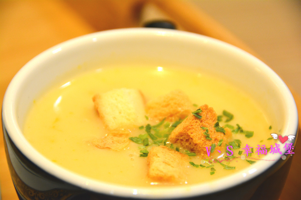 【新北美食】新莊早午餐 果亞烘焙GoA Bakery ~ 讓你在麵包香的氛圍裡，吃著美味又豐盛的早午餐，不怕人吃的大份量餐點一定讓你傻眼