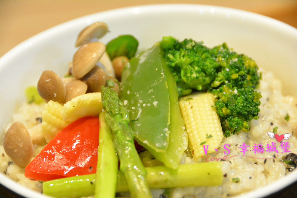 【新北美食】新莊早午餐 果亞烘焙GoA Bakery ~ 讓你在麵包香的氛圍裡，吃著美味又豐盛的早午餐，不怕人吃的大份量餐點一定讓你傻眼