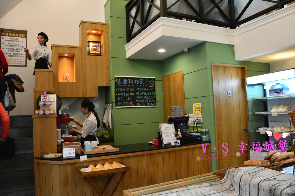 【新北美食】新莊早午餐 果亞烘焙GoA Bakery ~ 讓你在麵包香的氛圍裡，吃著美味又豐盛的早午餐，不怕人吃的大份量餐點一定讓你傻眼