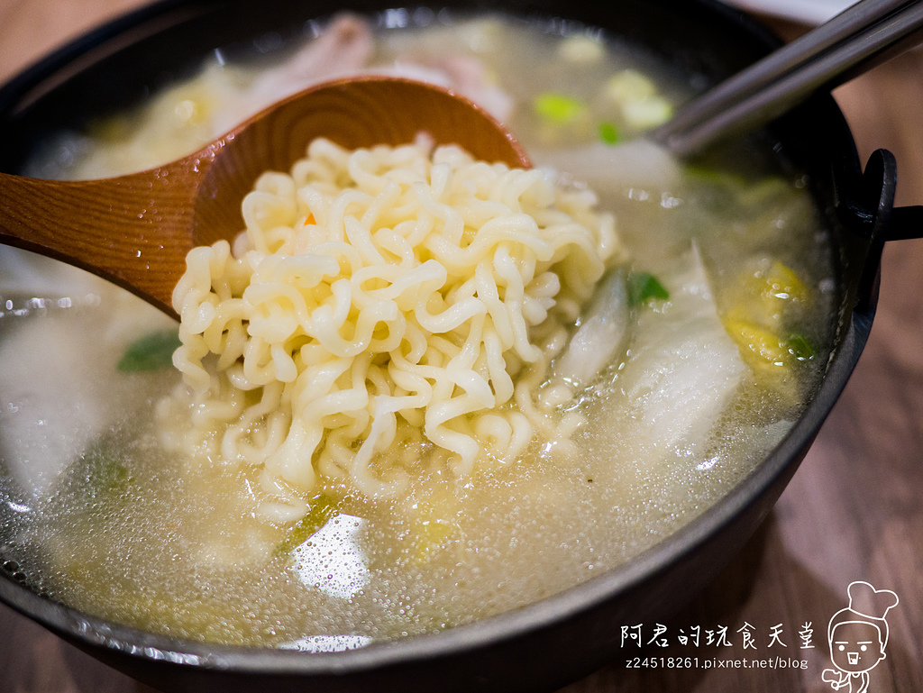 【台北】Whos Tea 鬍子茶｜台北復興南店｜招牌竹炭帕里尼｜體驗團