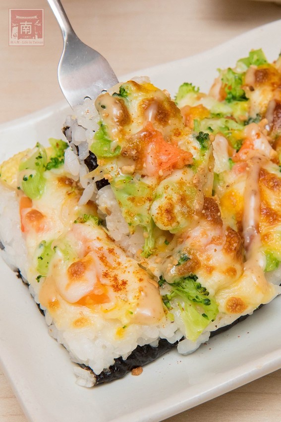 【台南美食】九宮格餐盒限定供應｜日式茶泡飯｜日式三杯雞套餐｜外帶三份88折｜焗烤壽司~~焗米g-me焗烤壽司 - 南人幫