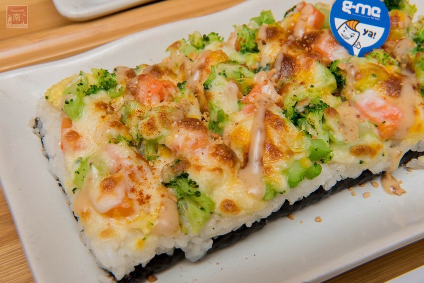 【台南美食】九宮格餐盒限定供應｜日式茶泡飯｜日式三杯雞套餐｜外帶三份88折｜焗烤壽司~~焗米g-me焗烤壽司 - 南人幫