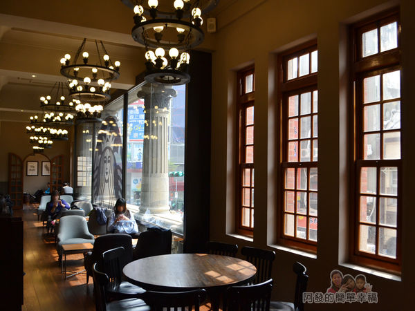 星巴克保安門市09-現代復古風格東西融合的設計