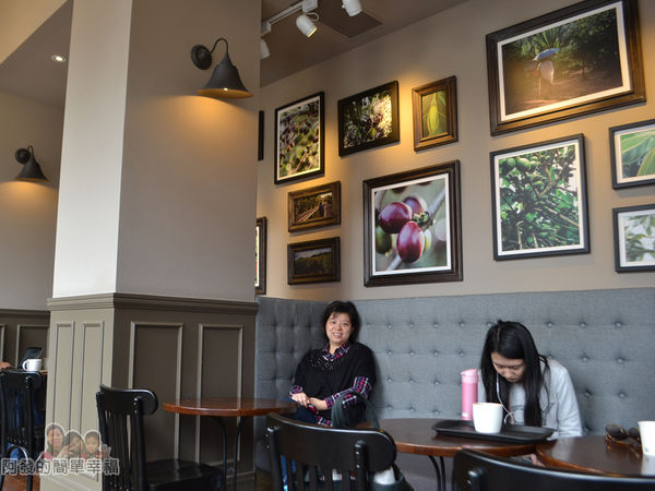 星巴克保安門市12-靠牆的座位看起來相當舒適