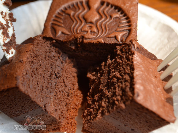 星巴克保安門市28-可可輕乳酪蛋糕剖面