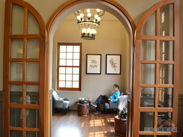 星巴克保安門市13-最底的小隔間區