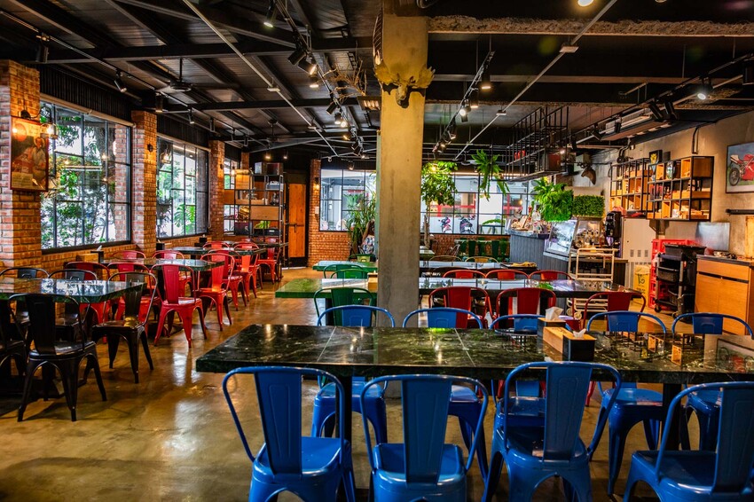 花蓮縣吉安鄉六里屯麵食專家 美崙旗艦店|在地鄉民推薦湯鮮味濃肉大塊牛肉麵!在地經營70年牛肉麵老店