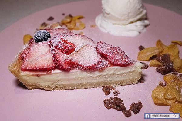 台北信義【Freaks Café & Bistro 癮客餐酒館/誠品信義店】。信義區餐酒館。捷運市府站美食