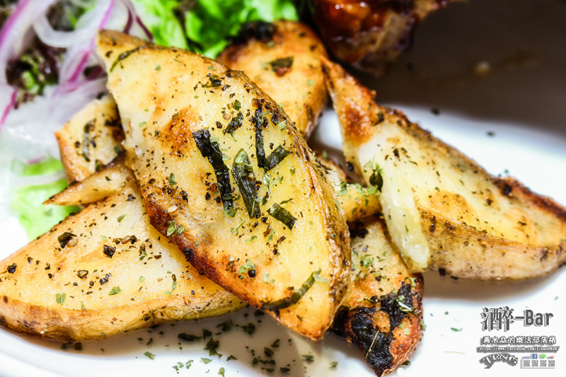 氵酉卒-Bar(酒醉吧)【大里居酒屋】|台中市大里區創意台式餐酒館;好友聚餐的地方。