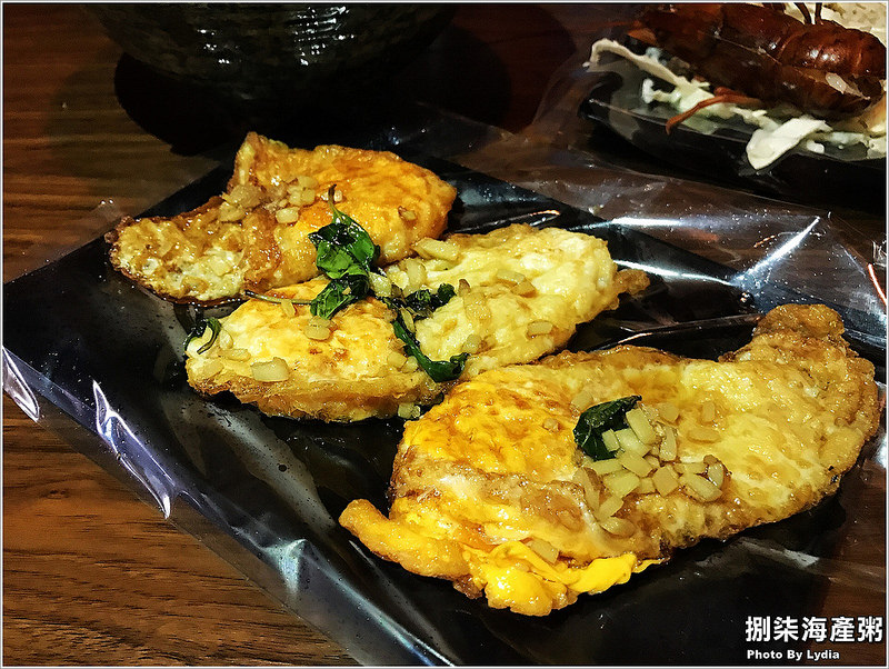 【食記│台南】捌柒海產粥~隱藏版深夜行動餐車藏鮮味，每日限量50碗有整隻澳洲小龍蝦入菜的海產粥!