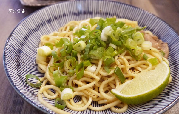 豚豚拍子：【豬串燒│東區】豬心室、橫隔膜、豬臉頰，就是只賣豬『豚豚拍子』