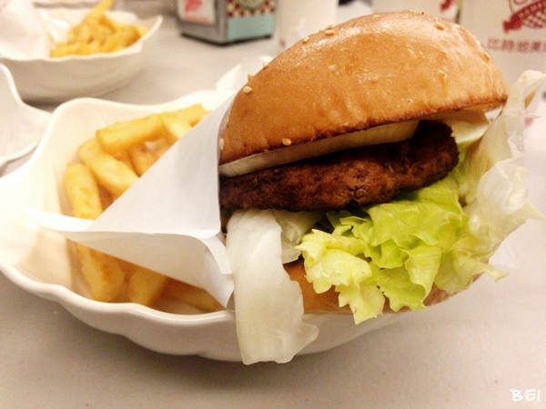 【台中美食】比時地美式漢堡∞滿足、上癮、人間神級漢堡