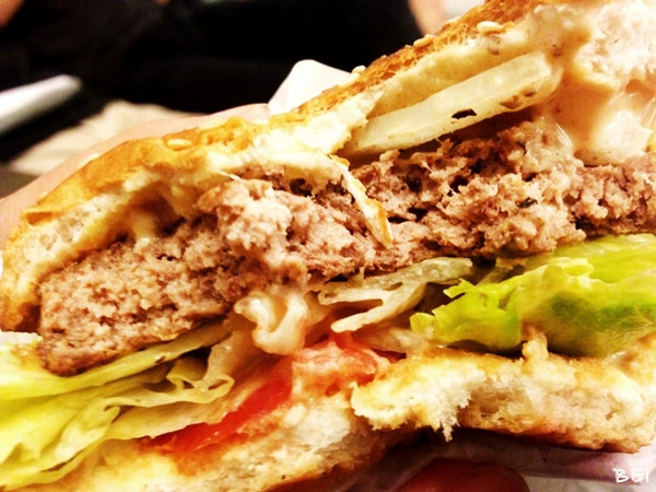 【台中美食】比時地美式漢堡∞滿足、上癮、人間神級漢堡