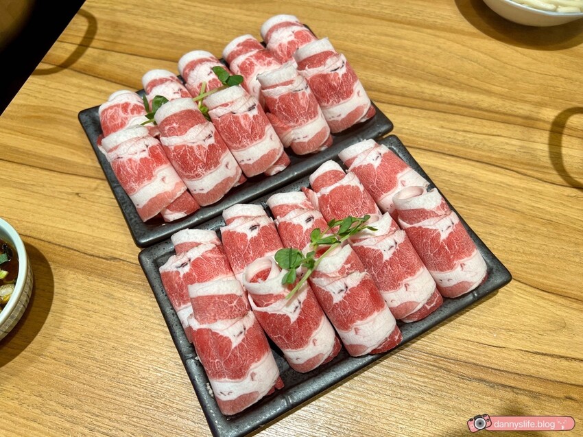 小海水產 │新北美食•必吃龍蝦鍋!大份量高CP值海鮮拼盤