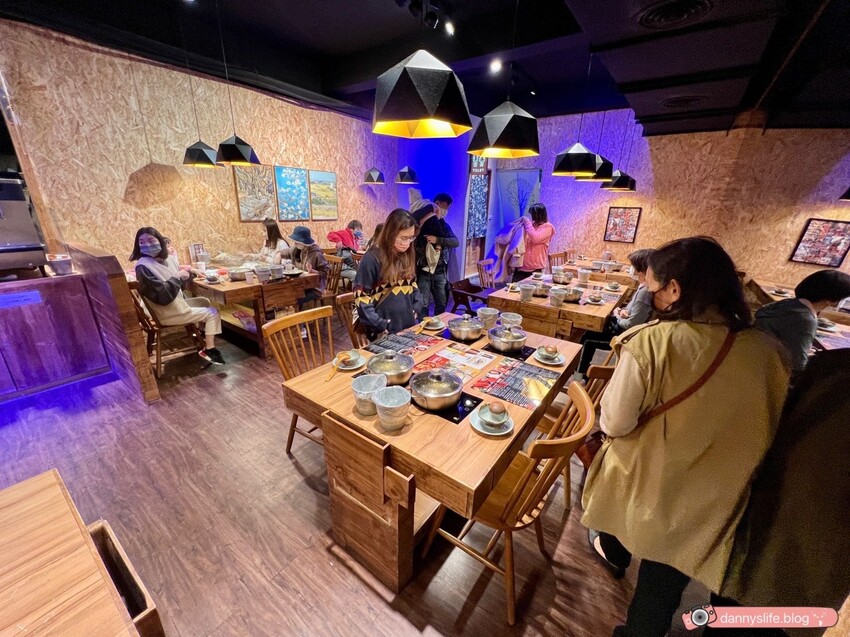 小海水產 │新北美食•必吃龍蝦鍋!大份量高CP值海鮮拼盤