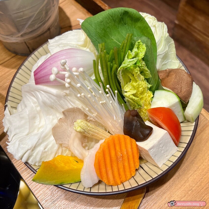 小海水產 │新北美食•必吃龍蝦鍋!大份量高CP值海鮮拼盤