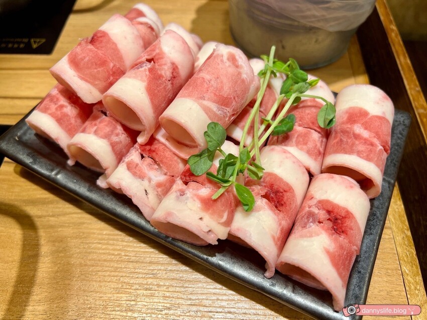 小海水產 │新北美食•必吃龍蝦鍋!大份量高CP值海鮮拼盤