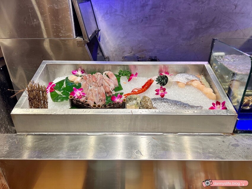 小海水產 │新北美食•必吃龍蝦鍋!大份量高CP值海鮮拼盤