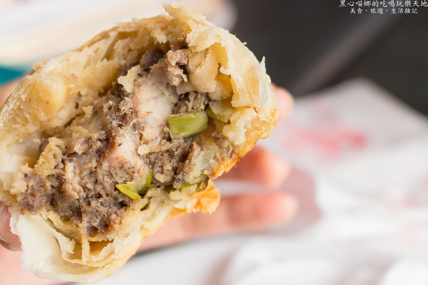 高雄前金︱凃記胡椒餅　胡椒香濃郁、餡料飽滿的老字號胡椒餅鋪！