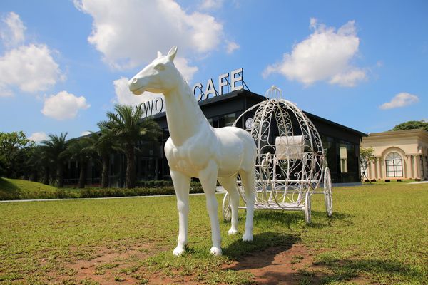 晶麒莊園: 【桃園平鎮景點】晶麒莊園宴會館HONEYWOOD CAFÉ~異國歐式夢幻教堂/浪漫LOVE花園/喜宴餐廳/桃園平鎮免費熱拍新景點