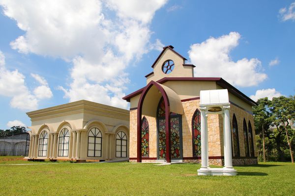 晶麒莊園: 【桃園平鎮景點】晶麒莊園宴會館HONEYWOOD CAFÉ~異國歐式夢幻教堂/浪漫LOVE花園/喜宴餐廳/桃園平鎮免費熱拍新景點