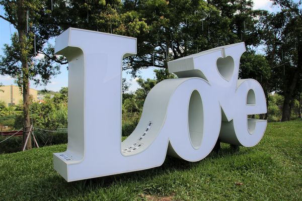 晶麒莊園: 【桃園平鎮景點】晶麒莊園宴會館HONEYWOOD CAFÉ~異國歐式夢幻教堂/浪漫LOVE花園/喜宴餐廳/桃園平鎮免費熱拍新景點