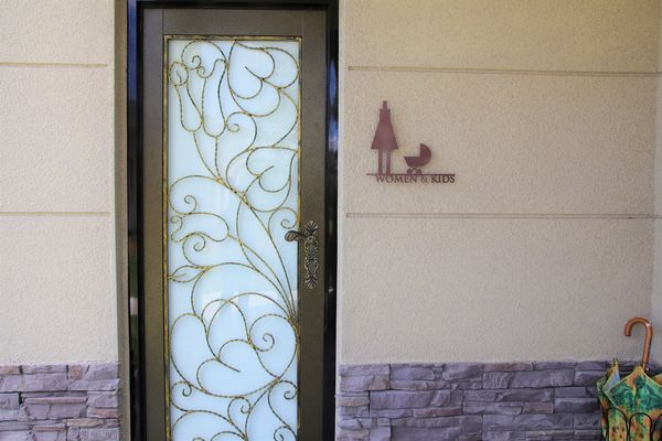 晶麒莊園: 【桃園平鎮景點】晶麒莊園宴會館HONEYWOOD CAFÉ~異國歐式夢幻教堂/浪漫LOVE花園/喜宴餐廳/桃園平鎮免費熱拍新景點