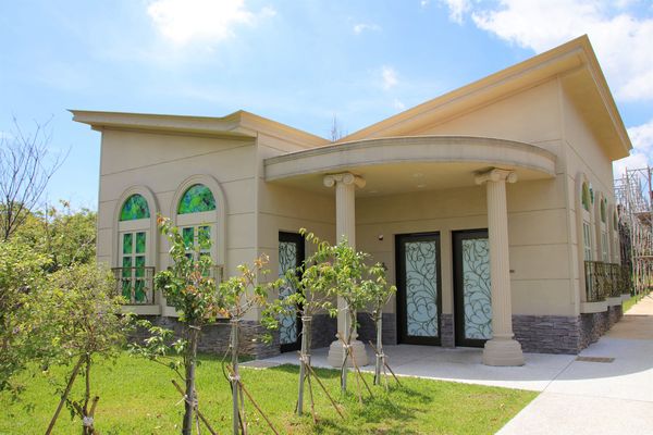 晶麒莊園: 【桃園平鎮景點】晶麒莊園宴會館HONEYWOOD CAFÉ~異國歐式夢幻教堂/浪漫LOVE花園/喜宴餐廳/桃園平鎮免費熱拍新景點