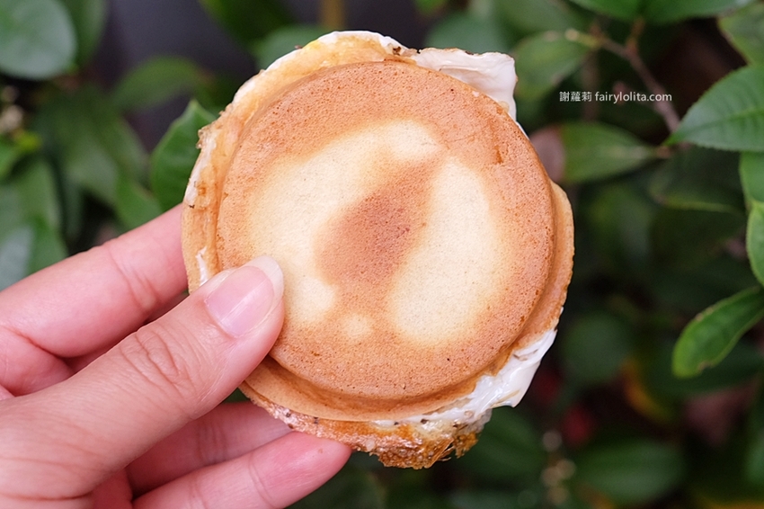 將軍創意車輪餅。一開店人潮立馬排起來,車輪餅銅板價一個10元,大排長龍只為吃上這一顆! @蹦啾♥謝蘿莉 La vie heureuse