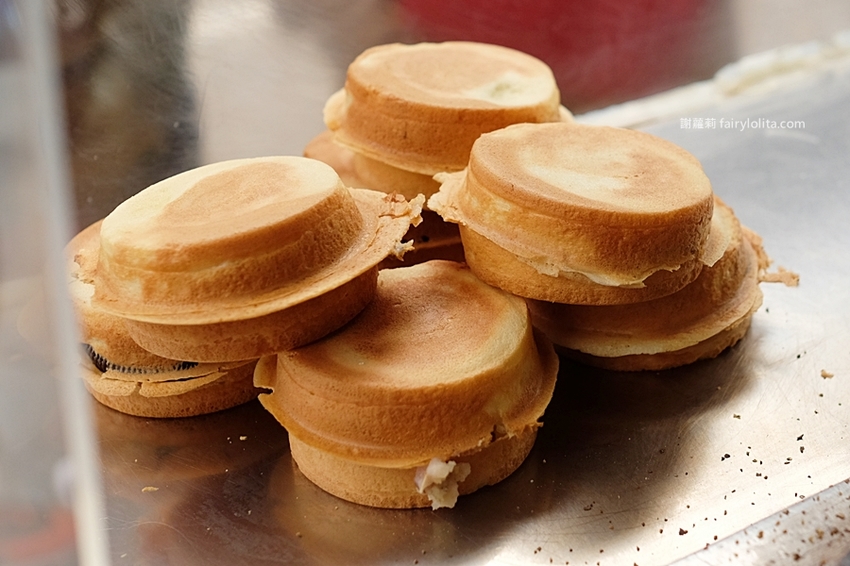 將軍創意車輪餅。一開店人潮立馬排起來,車輪餅銅板價一個10元,大排長龍只為吃上這一顆! @蹦啾♥謝蘿莉 La vie heureuse