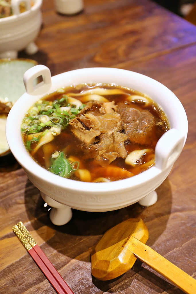 阿義師原汁牛肉麵、北投文創天地、新北投車站、新北投捷運站、北投港式飲茶、 阿義師原汁牛肉麵、北投文創天地、新北投車站、新北投捷運站、北投港式飲茶、