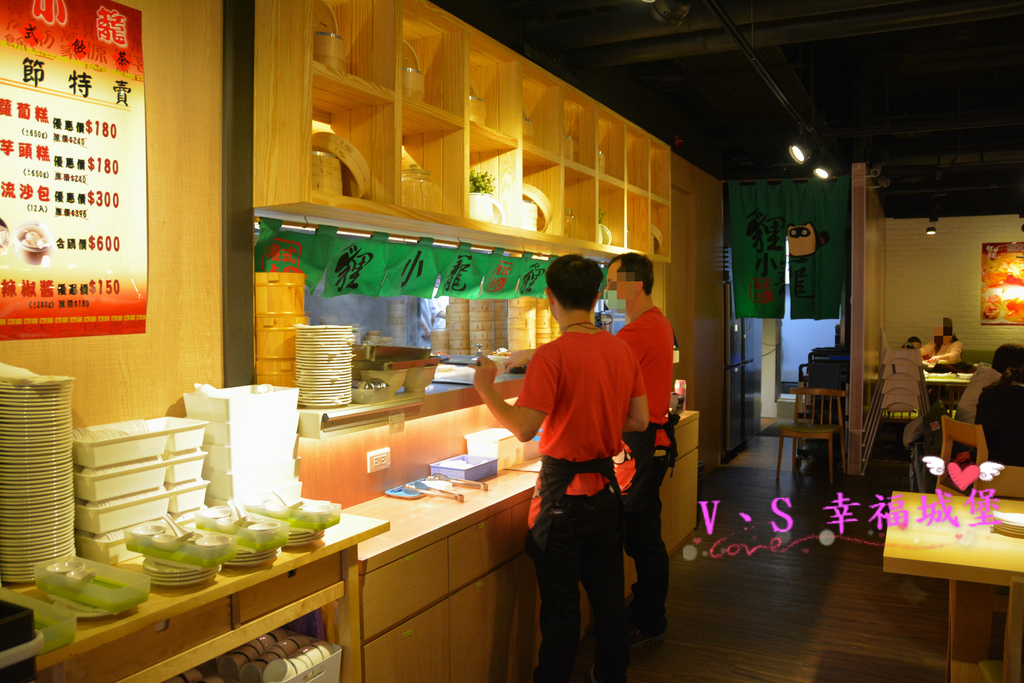 【板橋美食】板橋愛買 貍小籠港式點心 ~ 可愛的小黑芝麻包、小綠抹茶包正呼喚你，平價的港式點心，你一定不能錯過。。。。