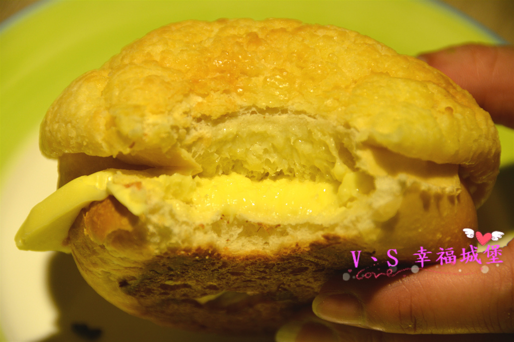 【板橋美食】板橋愛買 貍小籠港式點心 ~ 可愛的小黑芝麻包、小綠抹茶包正呼喚你，平價的港式點心，你一定不能錯過。。。。