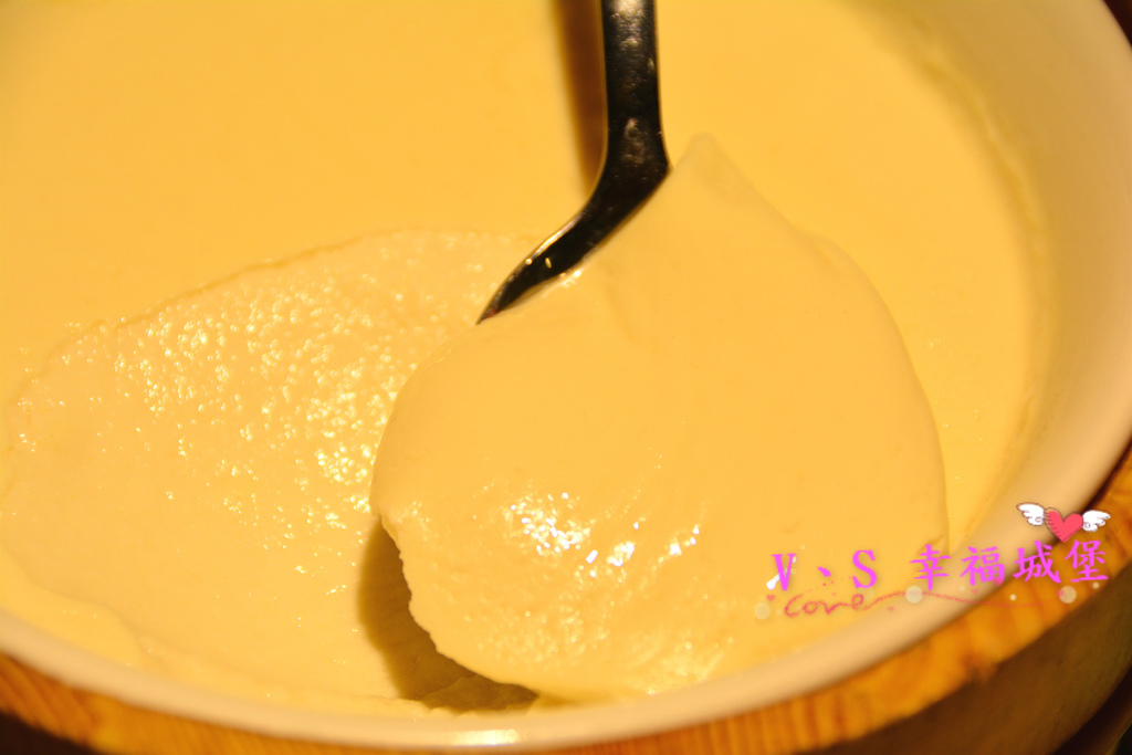 【板橋美食】板橋愛買 貍小籠港式點心 ~ 可愛的小黑芝麻包、小綠抹茶包正呼喚你，平價的港式點心，你一定不能錯過。。。。