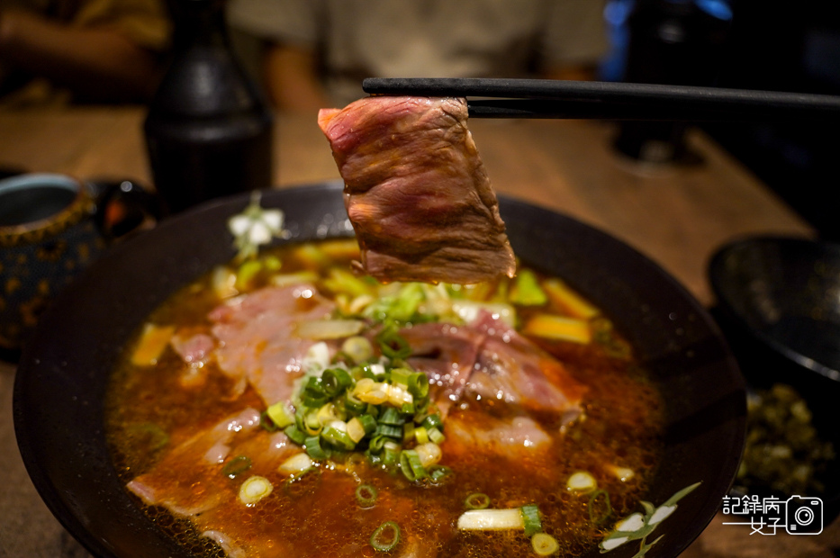 23基隆美食古月香熬粹牛肉麵三寶牛肉麵牛筋牛肚牛肉片.jpg 23基隆美食古月香熬粹牛肉麵三寶牛肉麵牛筋牛肚牛肉片.jpg